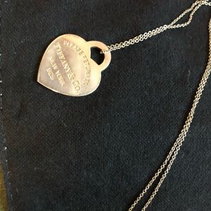 Large return to Tiffany heart and chain